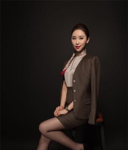 空姐女鞋_湖南航空空姐上班不再穿高跟鞋_空姐穿的鞋子叫什么