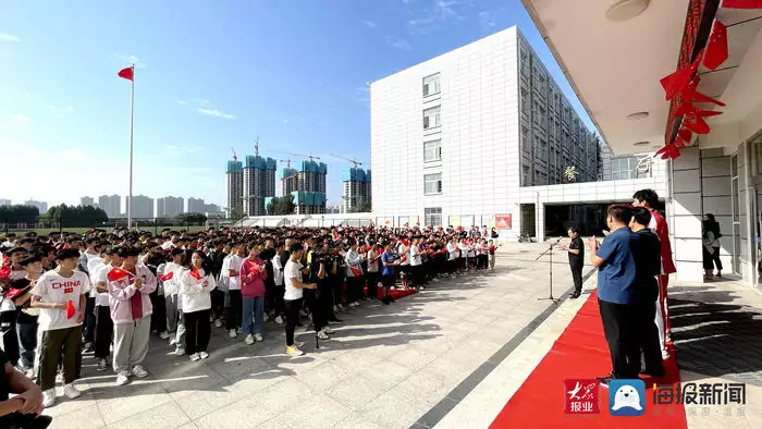 摔跤孟令哲身高_古典摔跤孟强_孟令哲古典式摔跤130公斤级铜牌