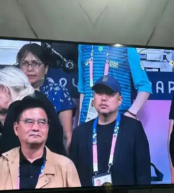 陈梦戴的手链什么牌_陈梦回应佩戴定制首饰参赛_陈梦手链定制