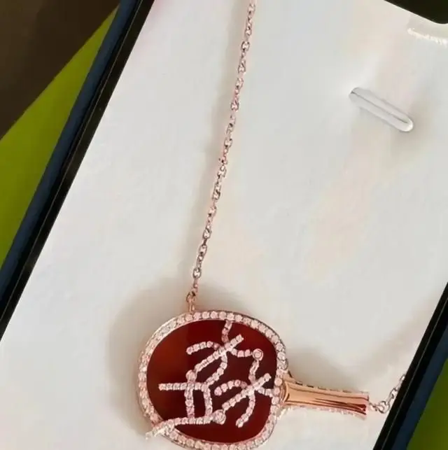 陈梦回应佩戴定制首饰参赛_陈梦戴的手链什么牌_陈梦手链定制
